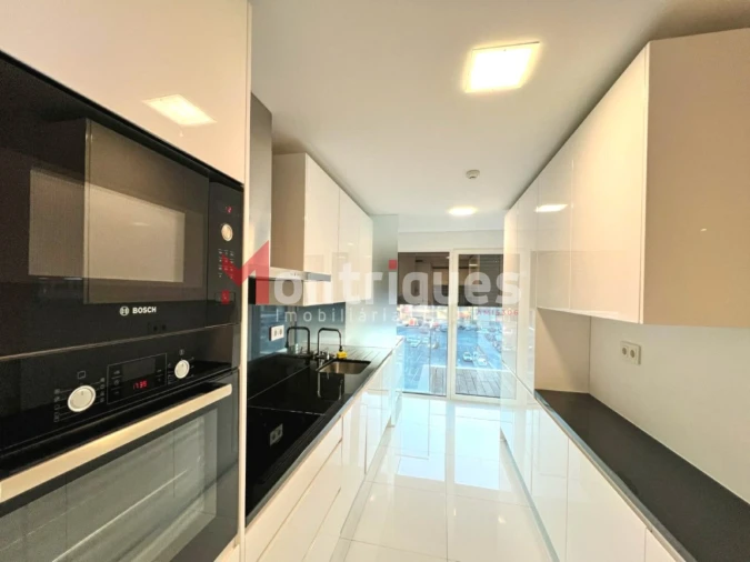Apartamento T2 para Arrendamento em São Domingos de Benfica Foto 5