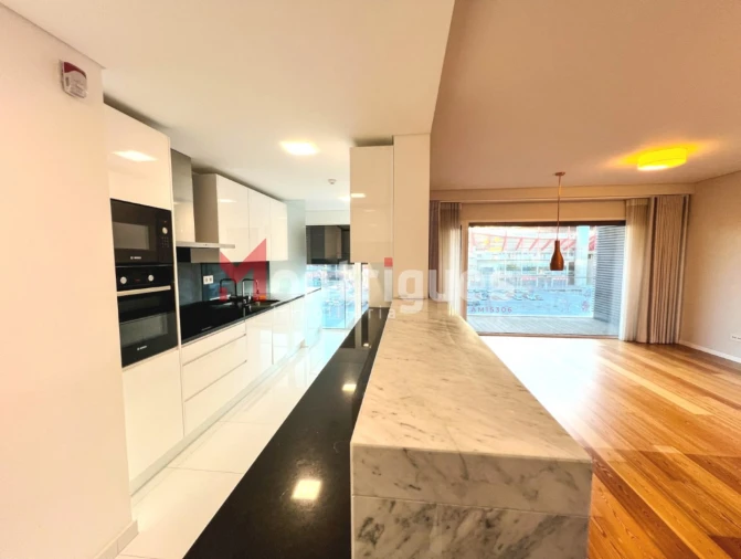 Apartamento T2 para Arrendamento em São Domingos de Benfica Foto 6