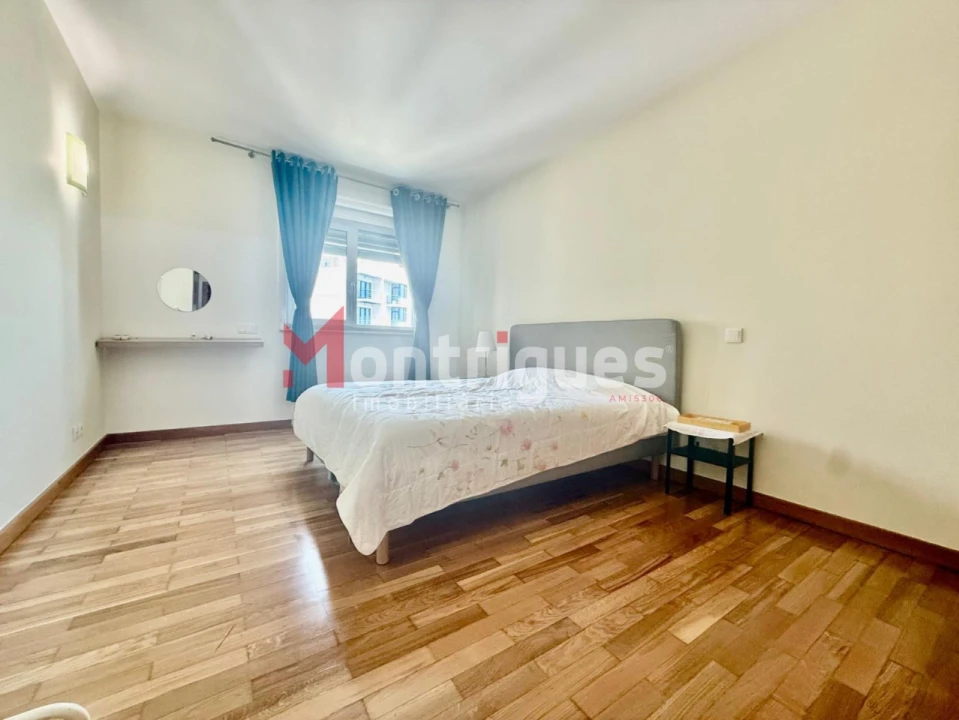 Apartamento T2 para Venda em Parque das Nações Foto 11