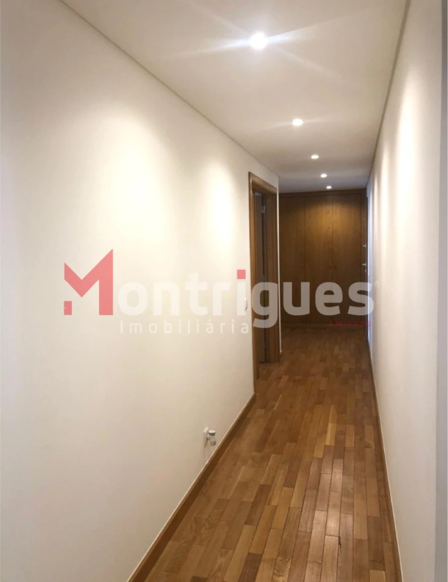 Apartamento T2 para Venda em Parque das Nações Foto 2