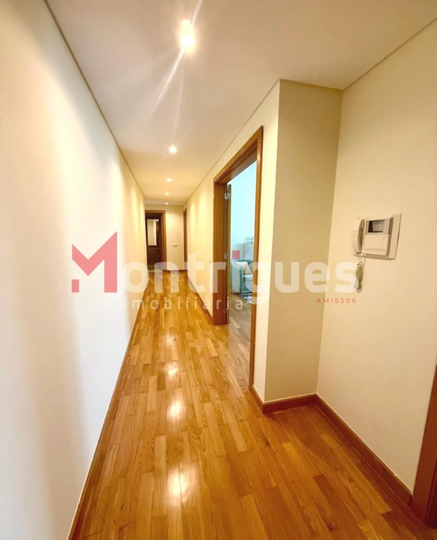 Apartamento T2 para Venda em Parque das Nações Foto 5