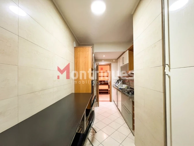 Apartamento T2 para Arrendamento em Parque das Nações Foto 6