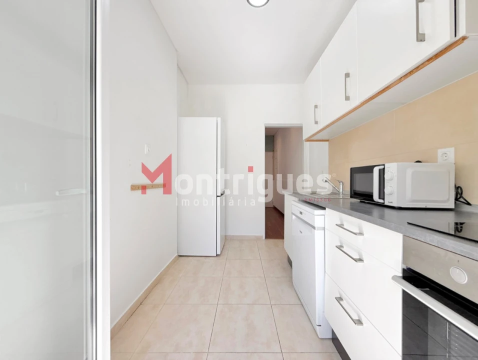 Apartamento T1 para Venda em Camarate, Unhos e Apelação Foto 10