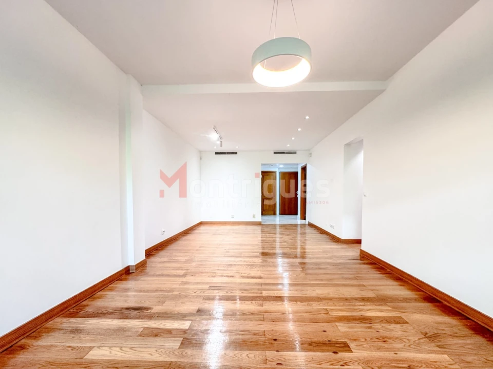 Apartamento T3 para Venda em Parque das Nações Foto 4
