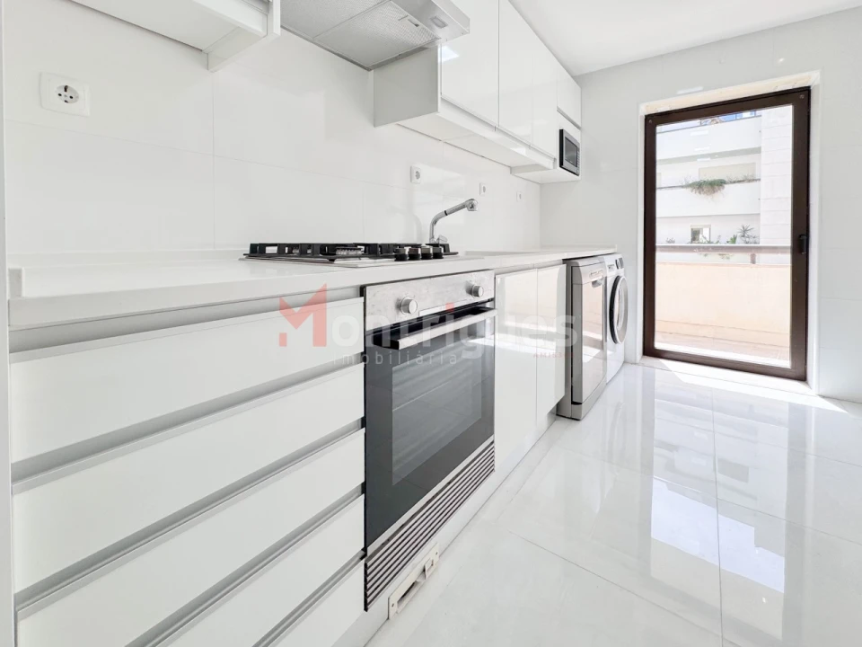 Apartamento T3 para Venda em Parque das Nações Foto 9