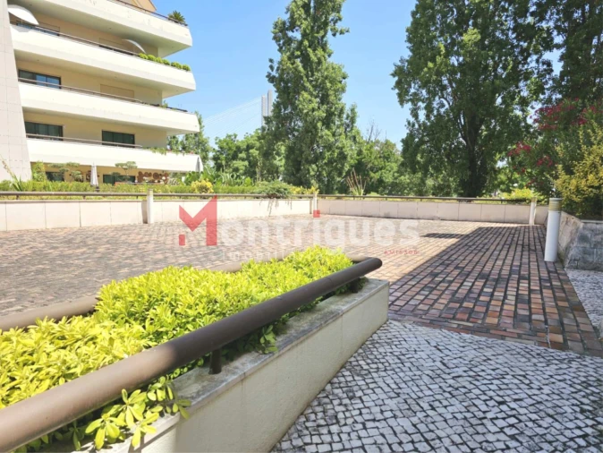 Apartamento T3 para Venda em Parque das Nações Foto 36