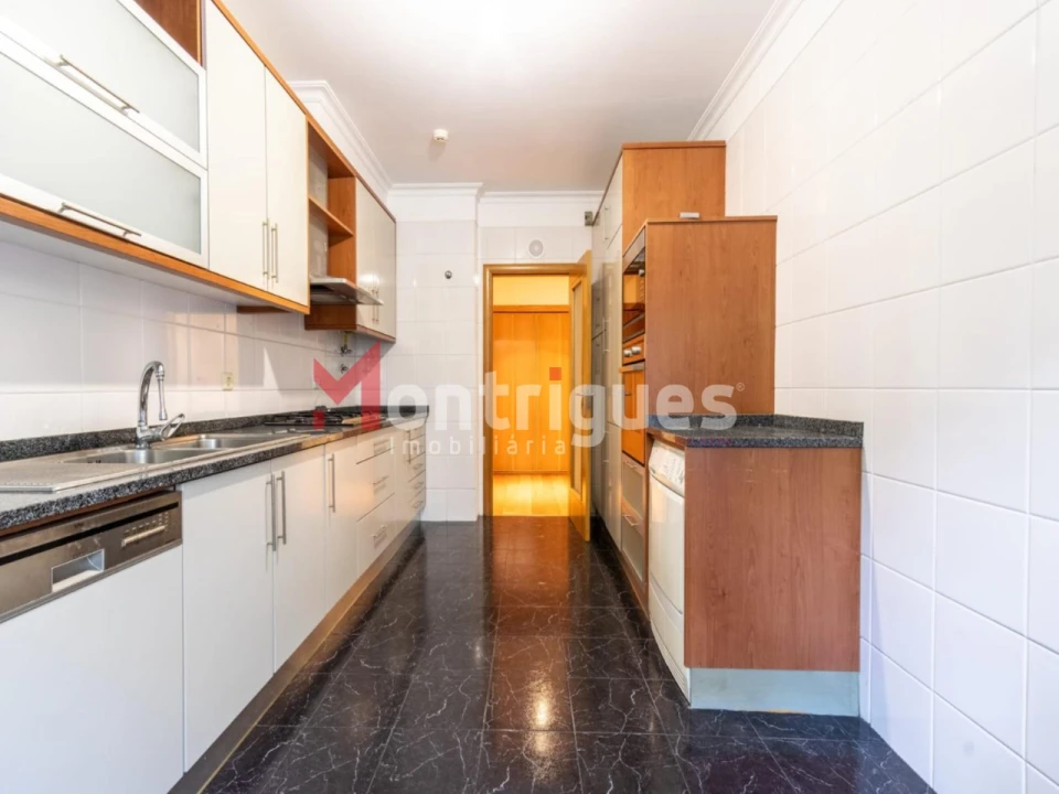 Apartamento T3 para Venda em Parque das Nações Foto 8