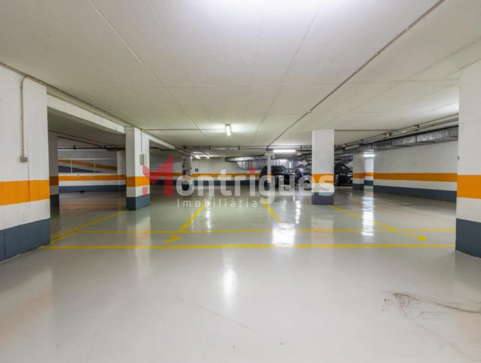 Apartamento T3 para Venda em Parque das Nações Foto 19