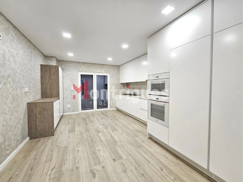 Apartamento T4 para Venda em Montijo e Afonsoeiro Foto 10