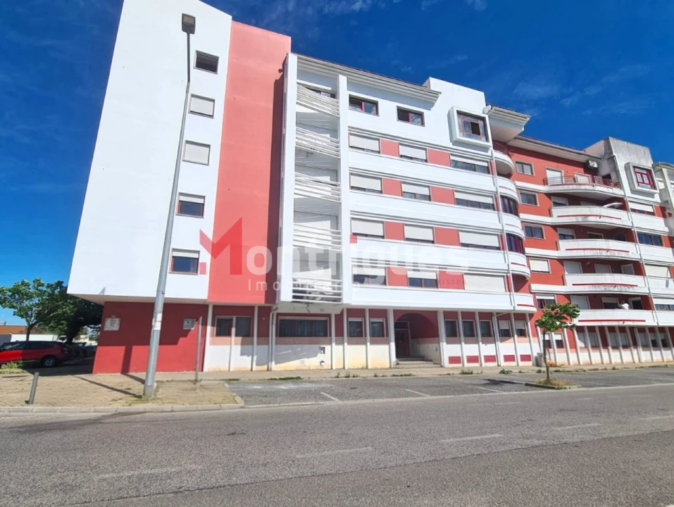 Apartamento T2 para Venda em Algueirão-Mem Martins Foto 1