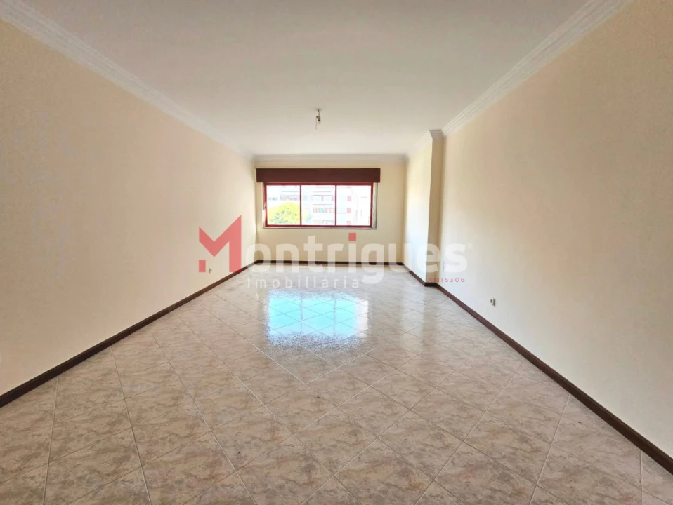 Apartamento T2 para Venda em Algueirão-Mem Martins Foto 8