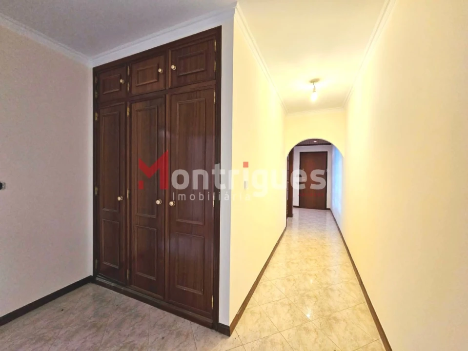 Apartamento T2 para Venda em Algueirão-Mem Martins Foto 10