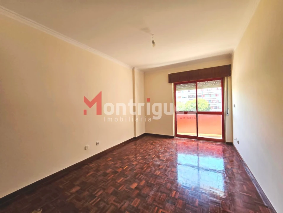 Apartamento T2 para Venda em Algueirão-Mem Martins Foto 12