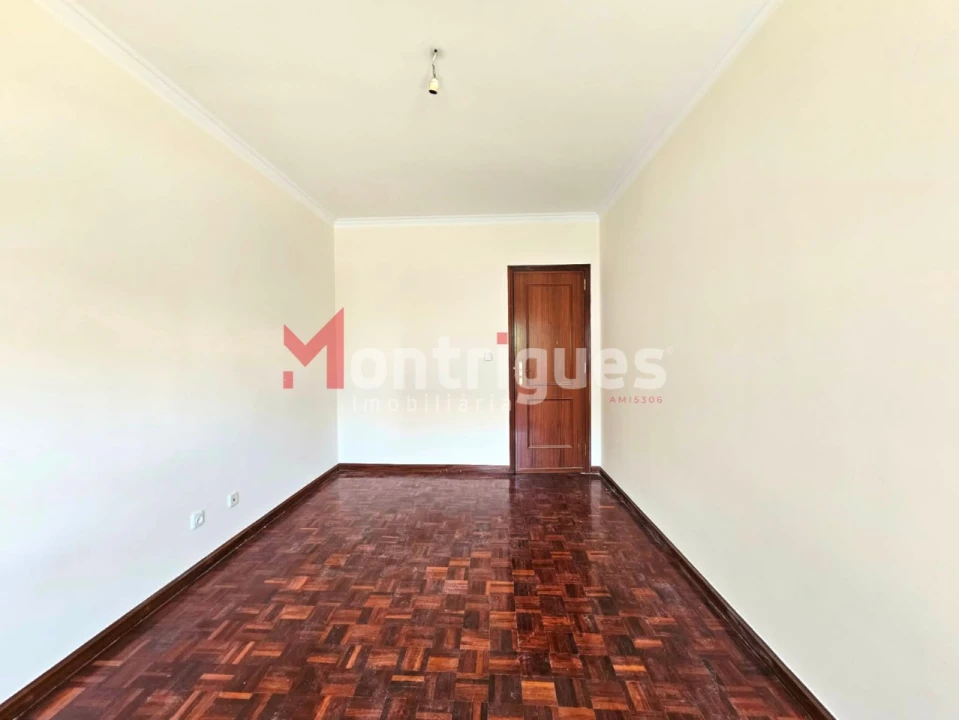 Apartamento T2 para Venda em Algueirão-Mem Martins Foto 13