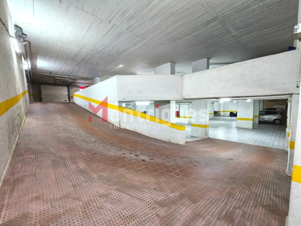 Apartamento T2 para Venda em Algueirão-Mem Martins Foto 18