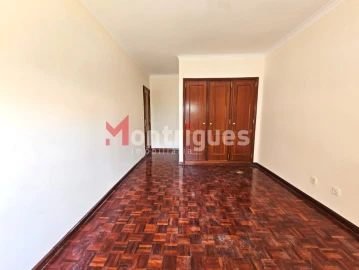 Apartamento T2 para Venda em Algueirão-Mem Martins