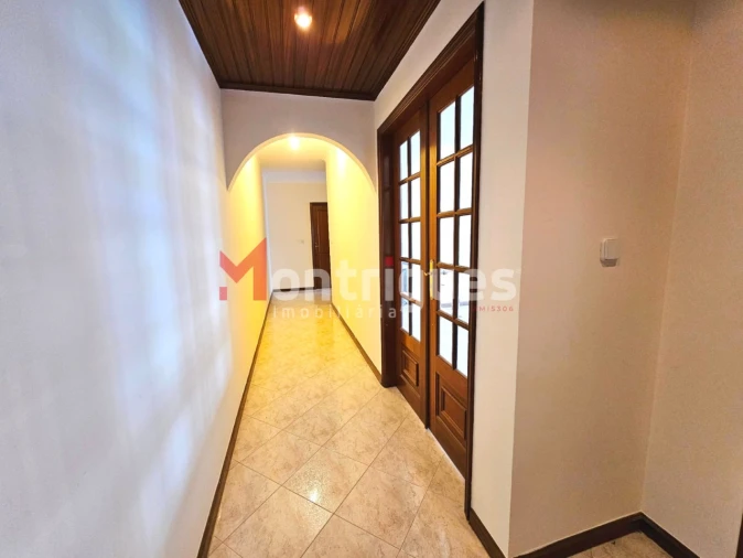 Apartamento T2 para Venda em Algueirão-Mem Martins Foto 9
