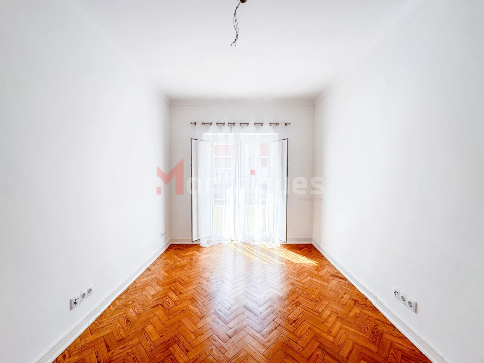 Apartamento T2 para Arrendamento em Moscavide e Portela Foto 5