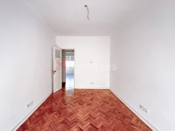 Apartamento T2 para Arrendamento em Moscavide e Portela
