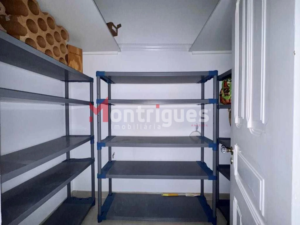 Apartamento T4 para Arrendamento em Avenidas Novas Foto 23