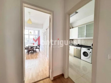Apartamento T4 para Arrendamento em Avenidas Novas