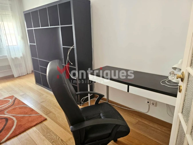 Apartamento T4 para Arrendamento em Avenidas Novas Foto 7