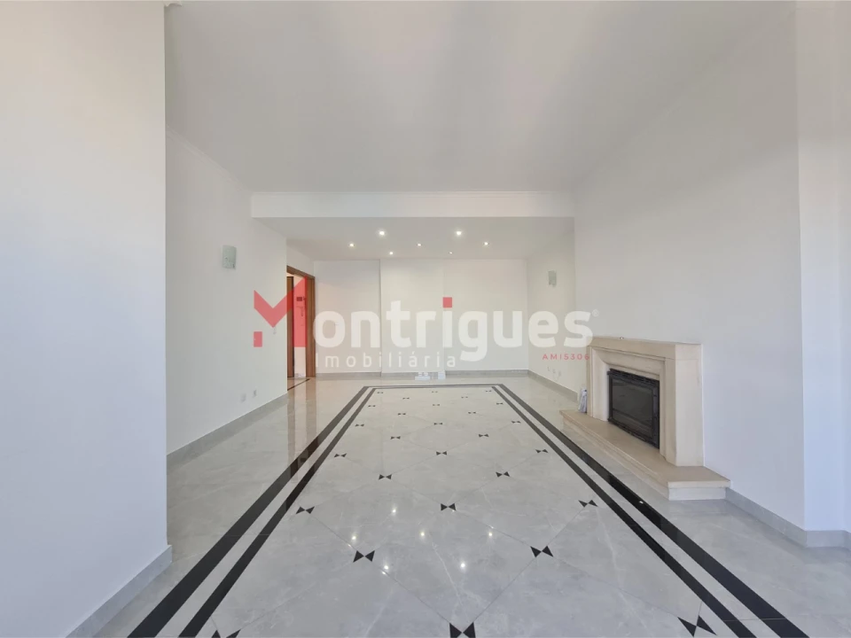 Apartamento T4 para Arrendamento em Parque das Nações Foto 4