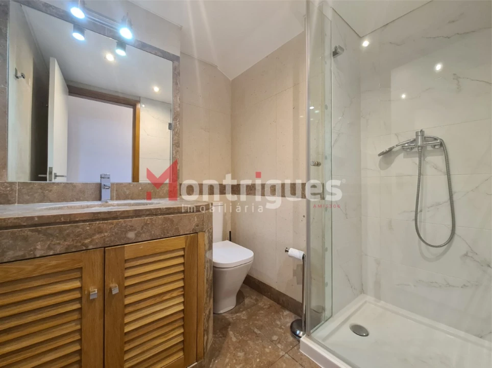 Apartamento T4 para Arrendamento em Parque das Nações Foto 14