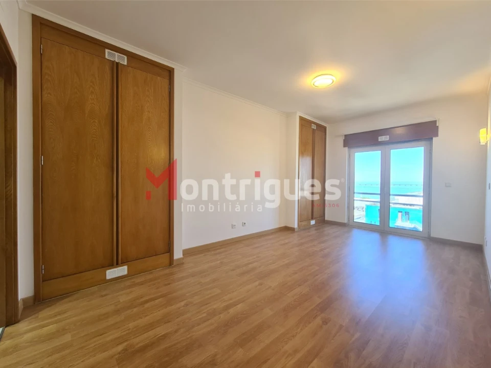 Apartamento T4 para Arrendamento em Parque das Nações Foto 25