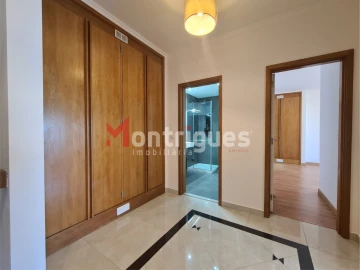 Apartamento T4 para Arrendamento em Parque das Nações