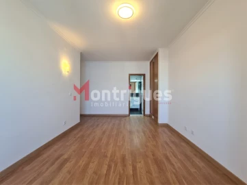 Apartamento T4 para Arrendamento em Parque das Nações