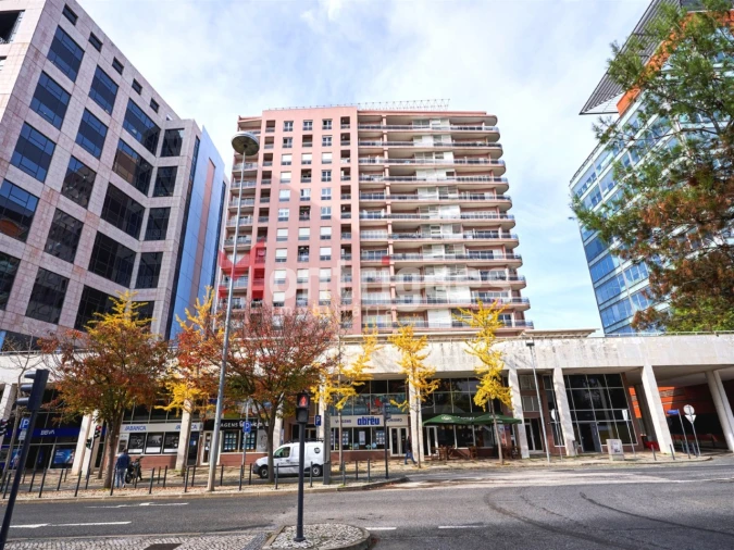 Apartamento T4 para Arrendamento em Parque das Nações Foto 28