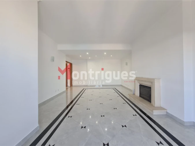 Apartamento T4 para Arrendamento em Parque das Nações Foto 4