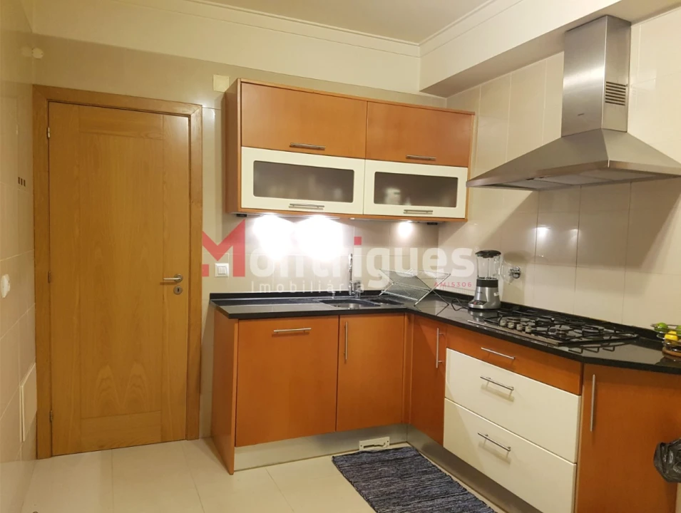 Apartamento T2 para Arrendamento em Parque das Nações Foto 6