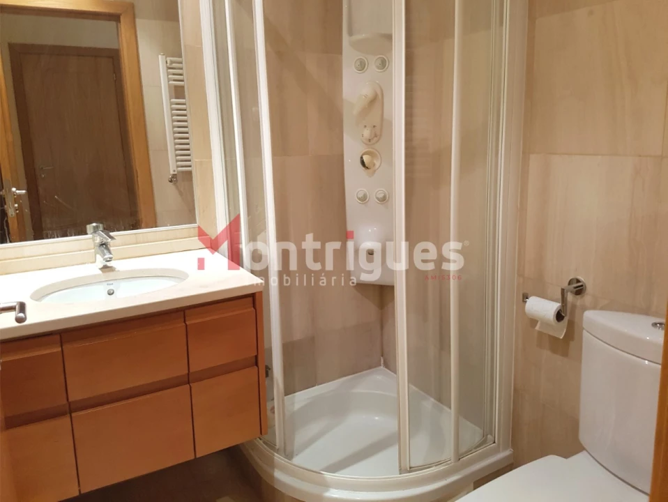Apartamento T2 para Arrendamento em Parque das Nações Foto 13