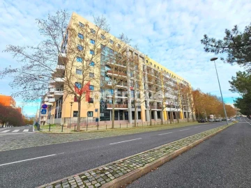 Apartamento T2 para Arrendamento em Parque das Nações