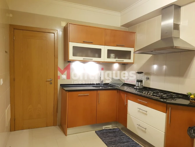 Apartamento T2 para Arrendamento em Parque das Nações Foto 6