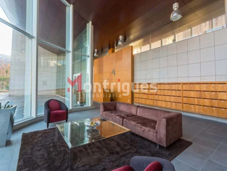 Apartamento T3 para Venda em Parque das Nações Foto 3