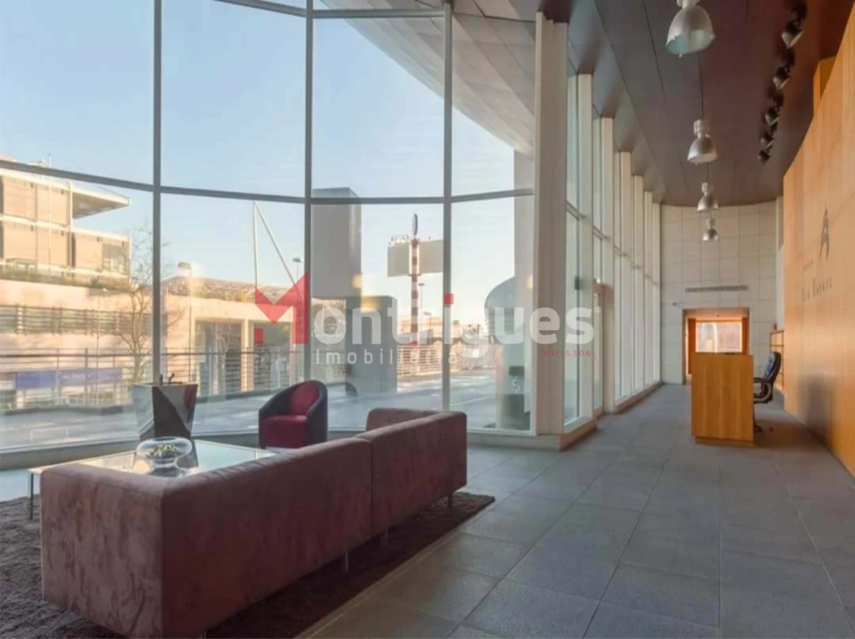 Apartamento T3 para Venda em Parque das Nações Foto 4