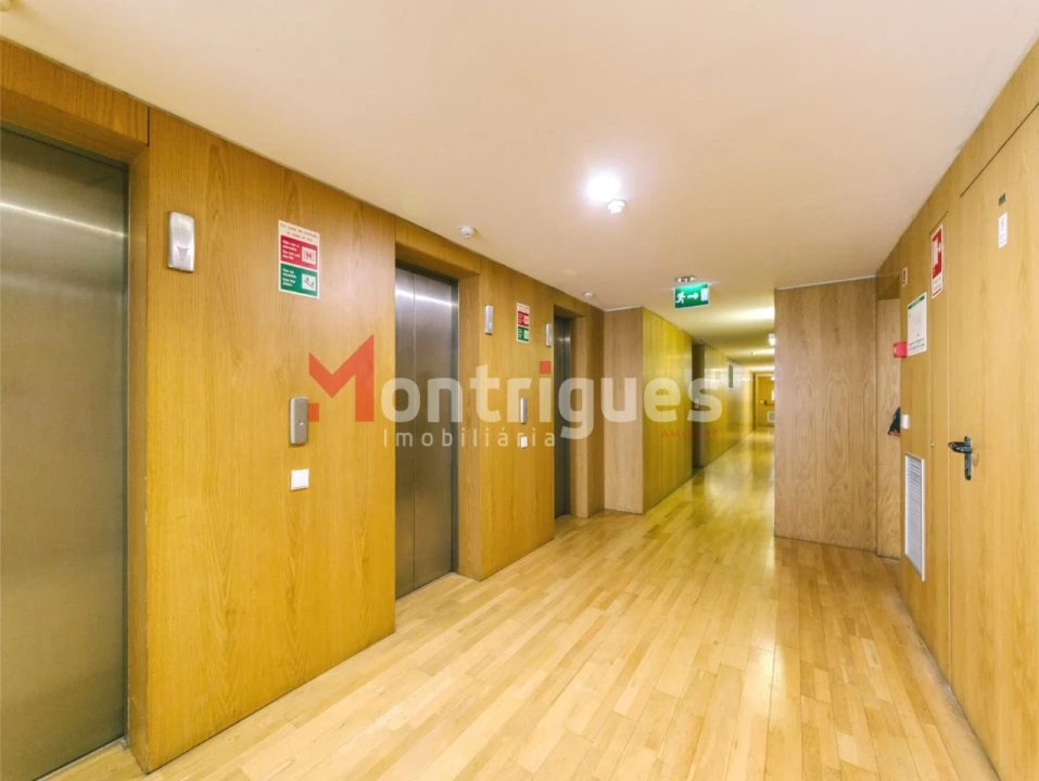 Apartamento T3 para Venda em Parque das Nações Foto 8