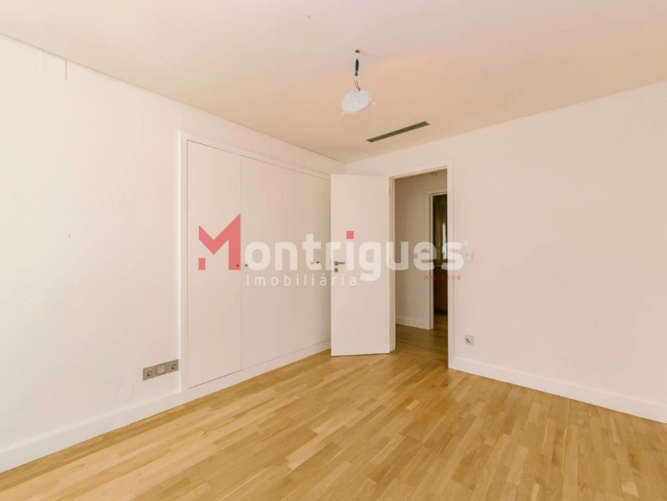Apartamento T3 para Venda em Parque das Nações Foto 22
