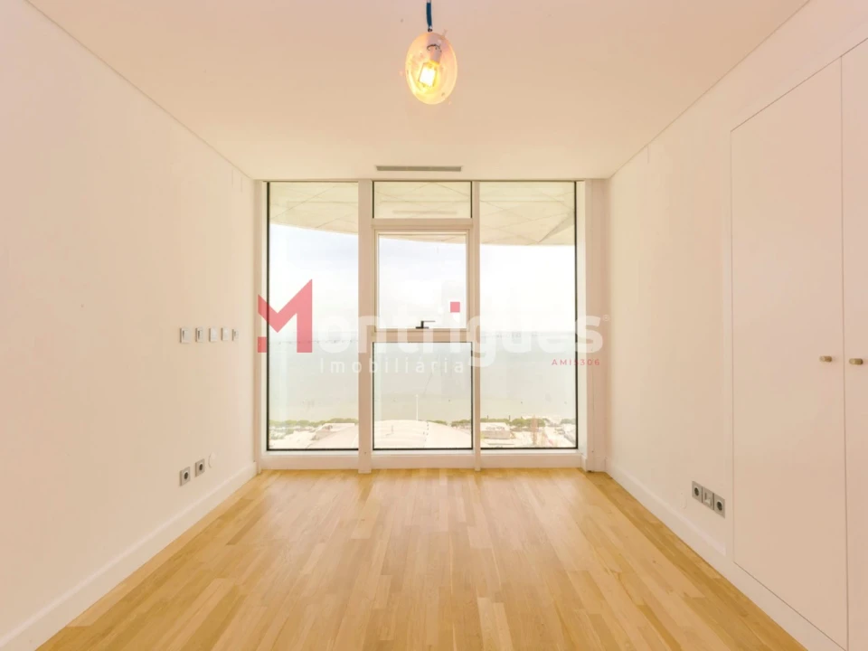 Apartamento T3 para Venda em Parque das Nações Foto 23