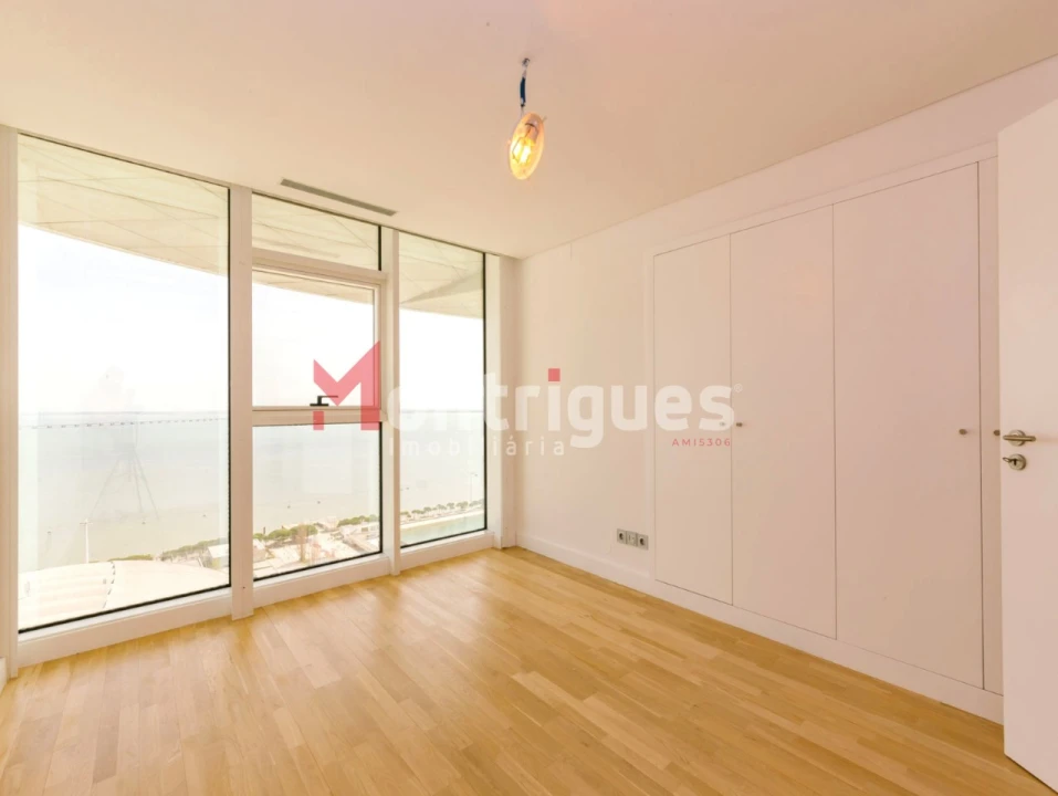 Apartamento T3 para Venda em Parque das Nações Foto 24