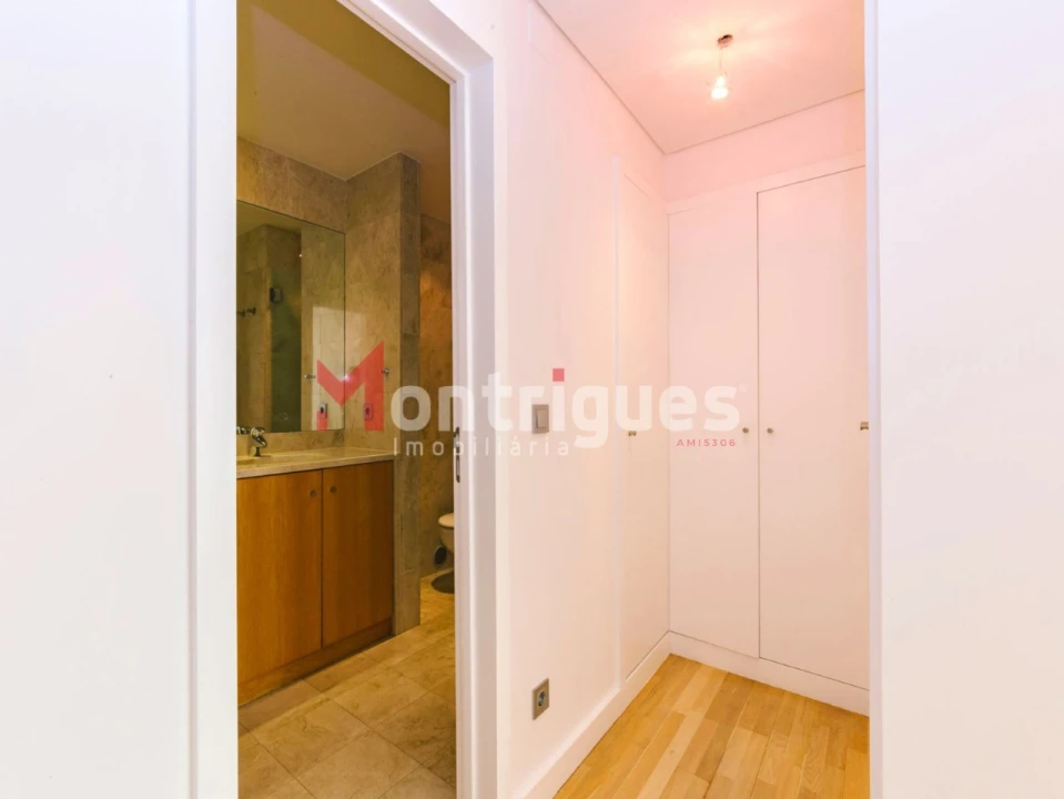 Apartamento T3 para Venda em Parque das Nações Foto 27