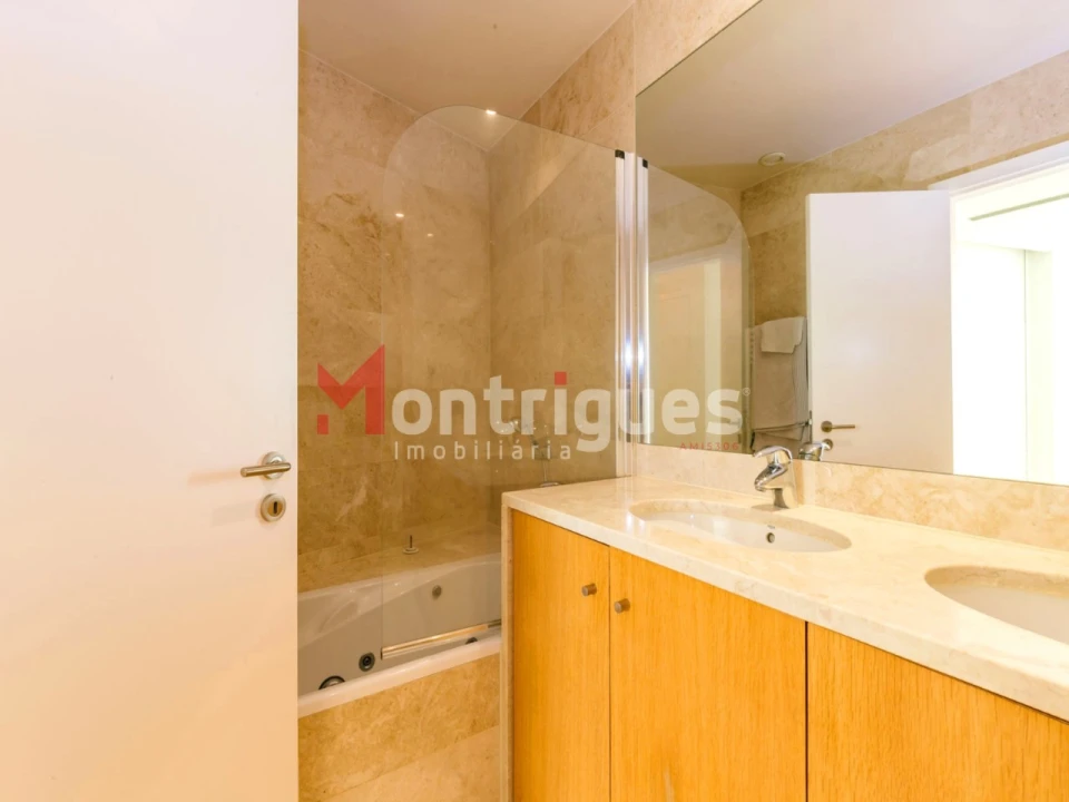 Apartamento T3 para Venda em Parque das Nações Foto 32