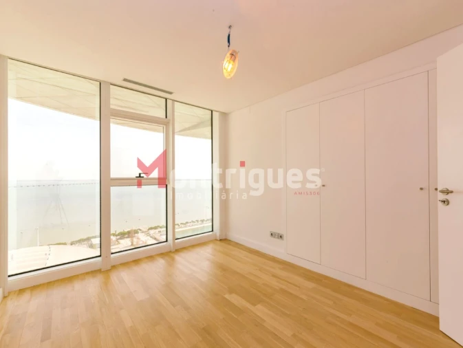 Apartamento T3 para Venda em Parque das Nações Foto 24