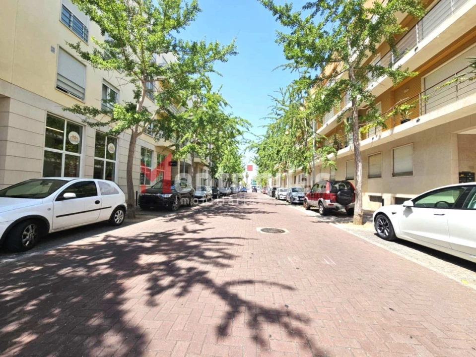 Apartamento T4 para Venda em Parque das Nações Foto 1