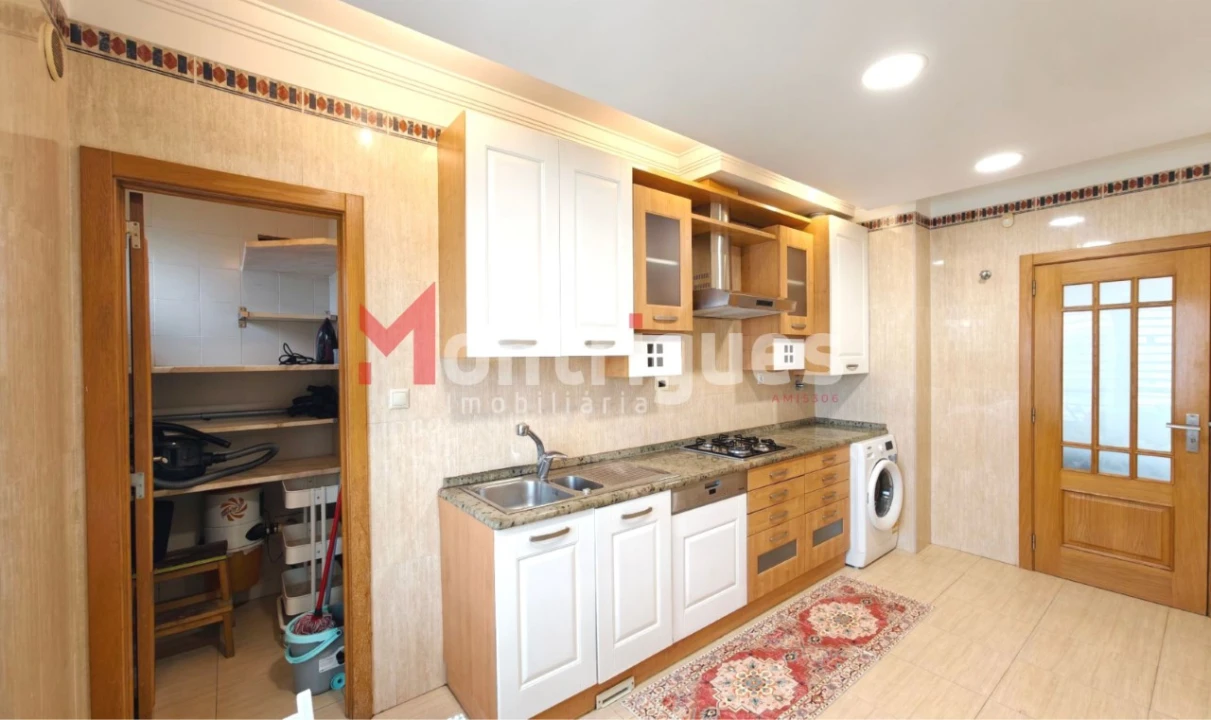 Apartamento T4 para Venda em Parque das Nações Foto 8