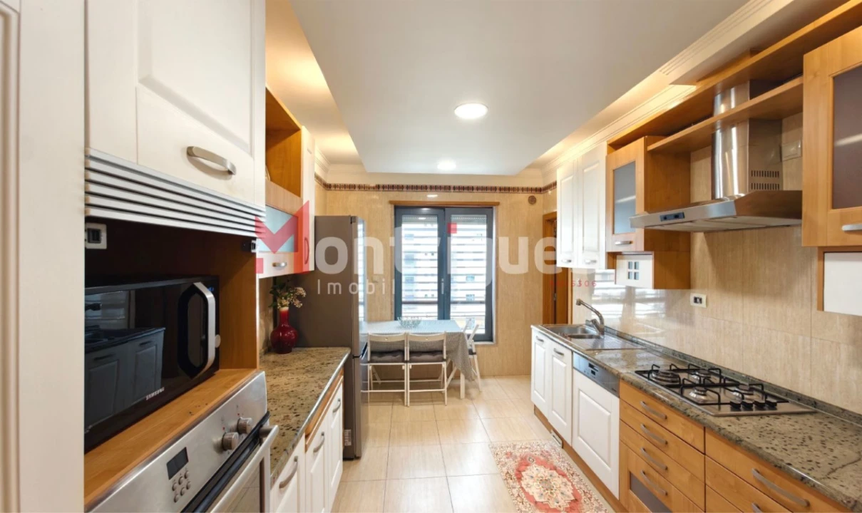Apartamento T4 para Venda em Parque das Nações Foto 9