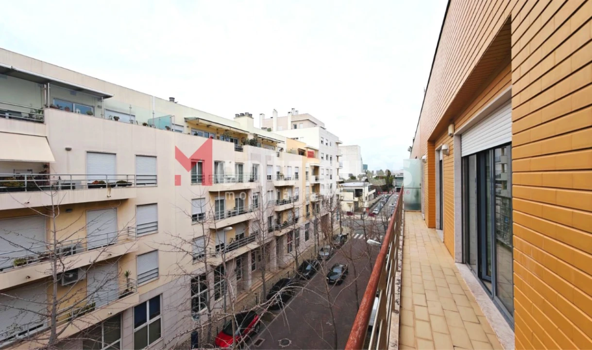 Apartamento T4 para Venda em Parque das Nações Foto 27